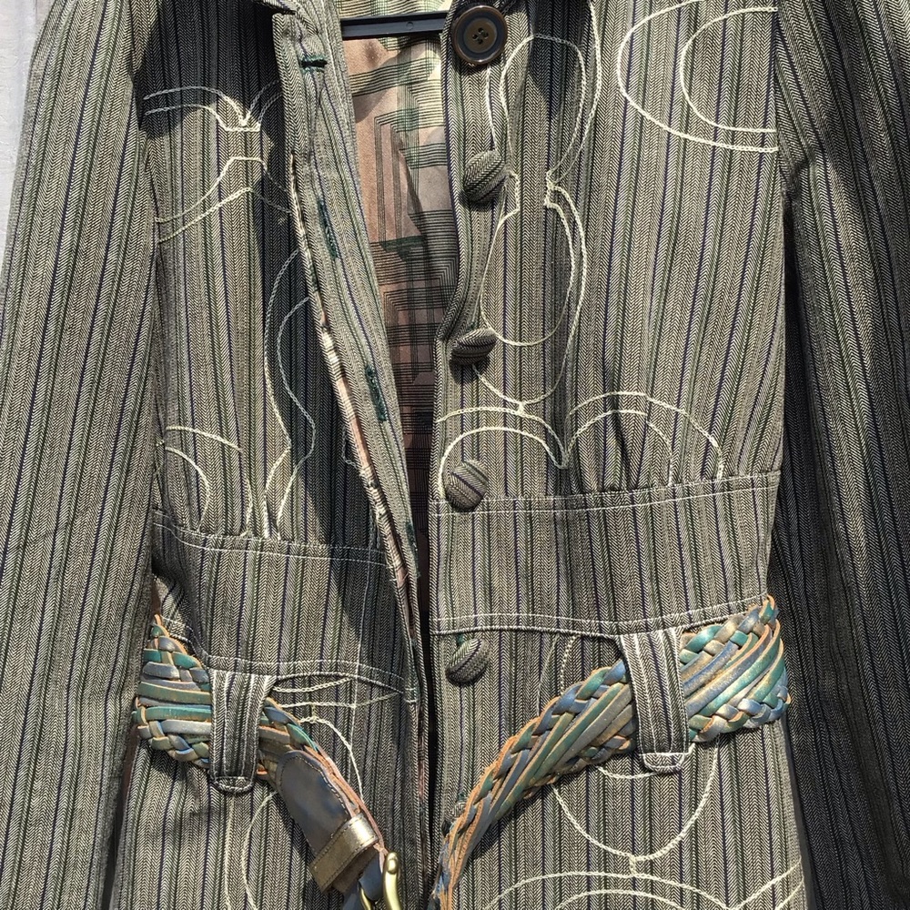 Real Runway Coat - Picture 10 of 16